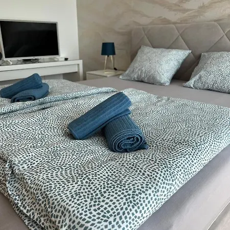 Apartament Lakeside *