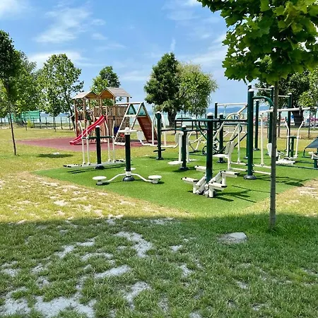 Lakeside * שיופוק